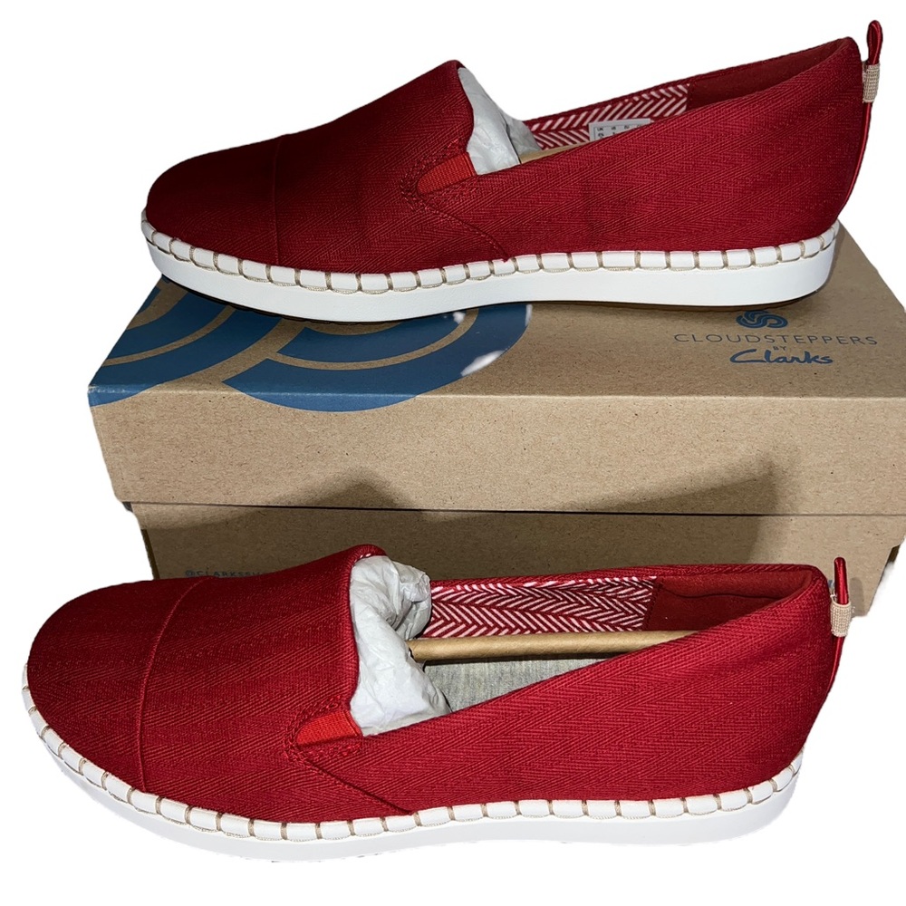 ⛅️ NWB Clark’s Cloudsteppers Red Slip Ons